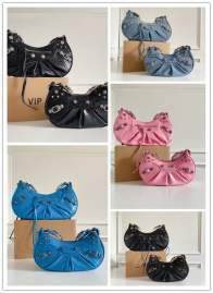 Picture of Balenciaga Handbags _SKUfw201542993fw